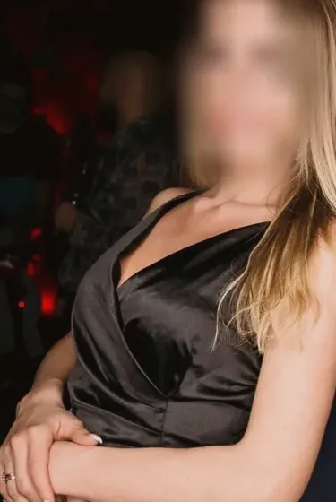 Diana, 35