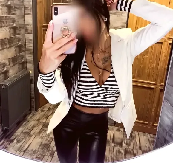 Leyla, 34