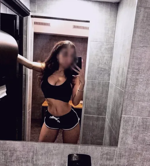 Yasmin, 31